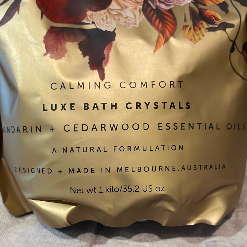 Gold Bath Soak with Essential Oils and Natural Ingredients Crystals NEW 35.2 oz